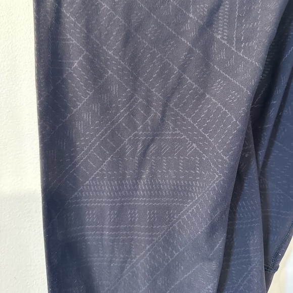 Lululemon printed black leggings - Picture 3 of 3